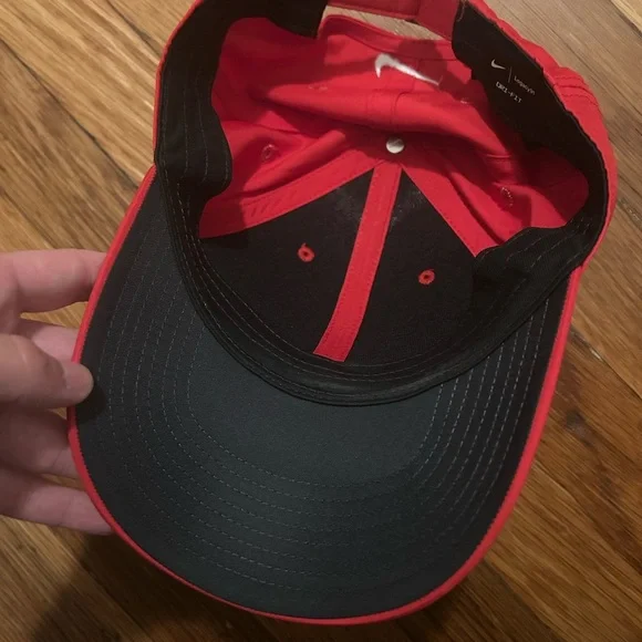 Nike Red Golf Baseball Cap - Picture 5 of 5